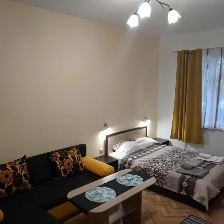 Convenient New Near Metro Station By Flat Mаnager 公寓
